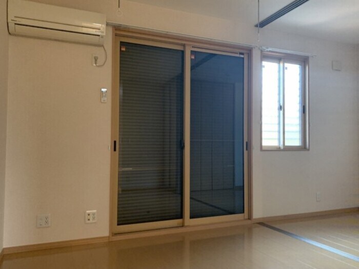 物件内観写真18　(シャッター雨戸)