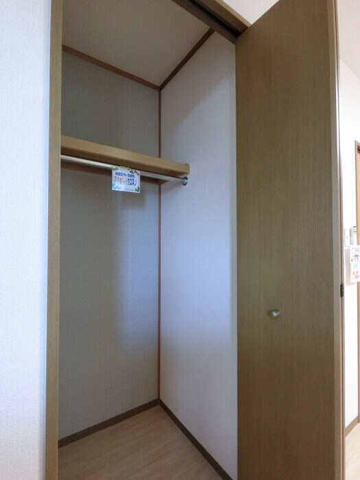 物件内観写真15　(キッチン収納（アクセントクロス）)