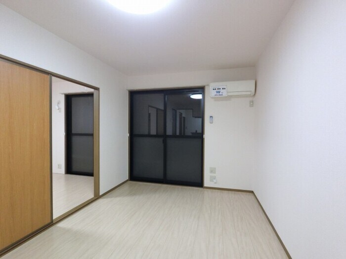 物件内観写真25　(シャッター雨戸)