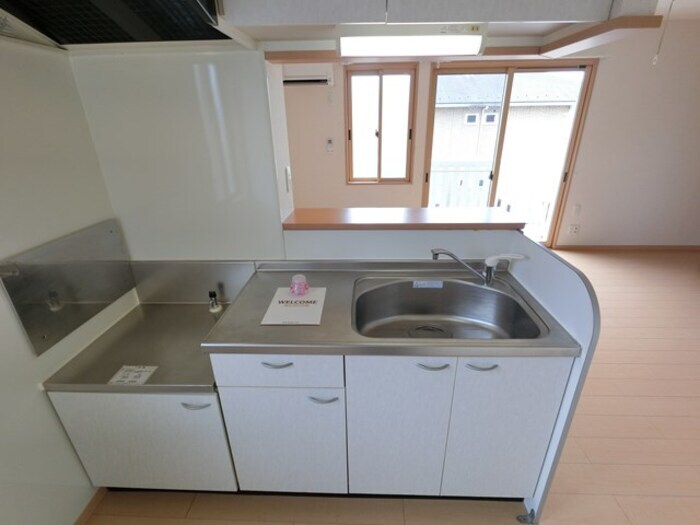 物件内観写真7　(カウンター付き対面式キッチン)