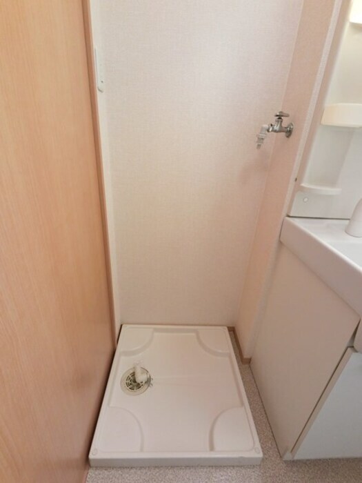 物件内観写真16　(洗面室 洗濯機置き場)