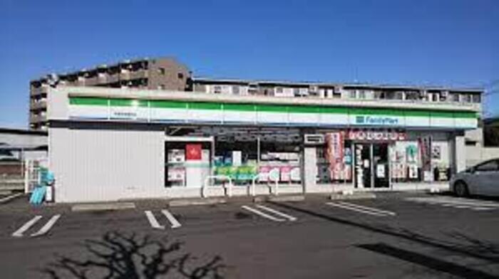 物件外観写真7　(ファミリーマート宇都宮問屋町店（151ｍ）)