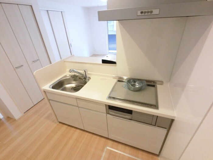 物件内観写真8　(ＩＨ・浄水器（別途契約）付き対面キッチン)