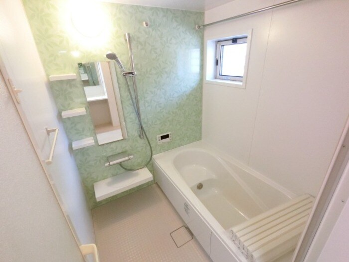 物件内観写真9　(換気暖房乾燥機付浴室)