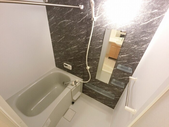 物件内観写真9　(換気暖房乾燥機付浴室)