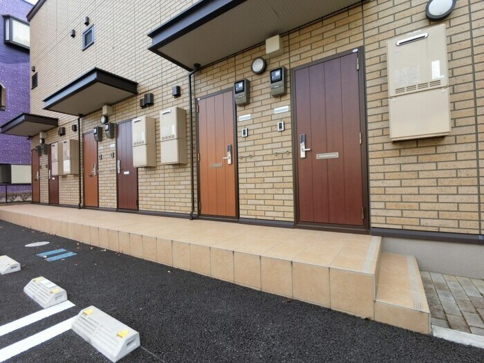 物件外観写真5　(エントランス)