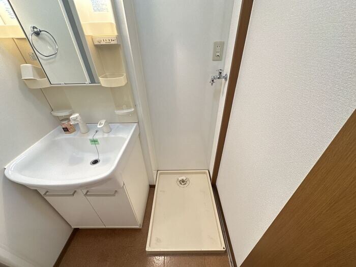 物件内観写真14　(洗濯機置場)