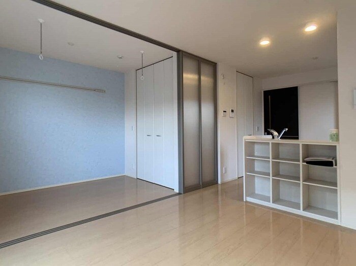 物件内観写真4　(LDK～ベッドコーナー3帖)