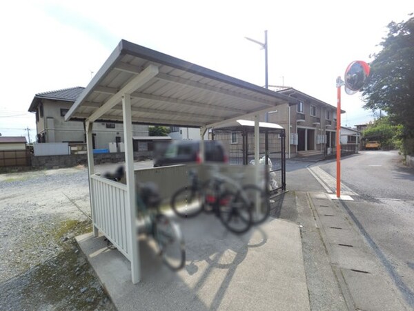 駐輪場、敷地内ゴミステーション