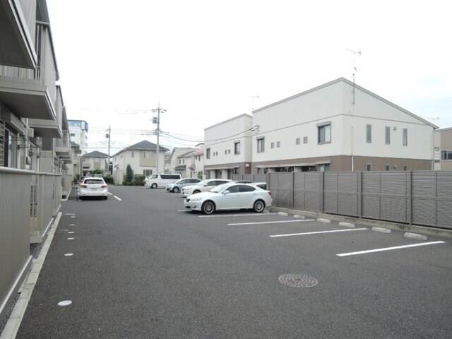 物件外観写真2　(駐車場)