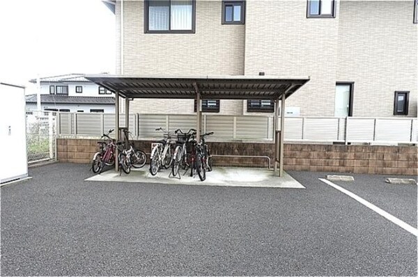 建物設備(駐輪場)
