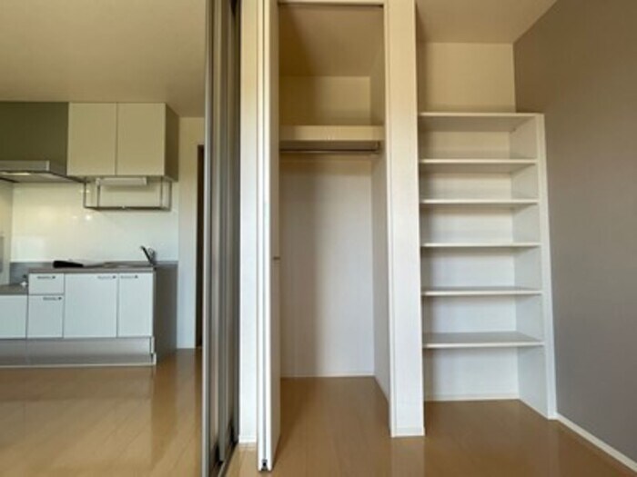 物件内観写真10　(収納)