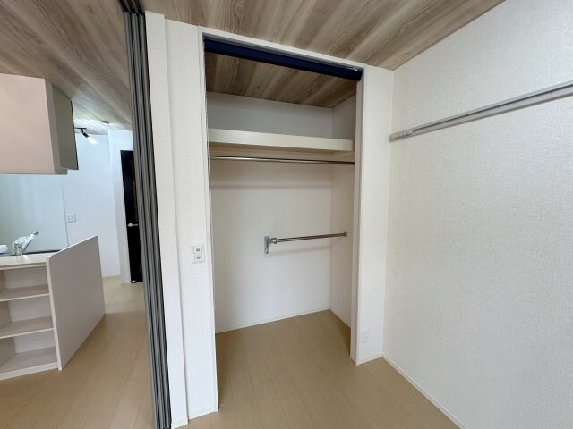 物件内観写真8　(オープンクローゼットとしても使えます！)