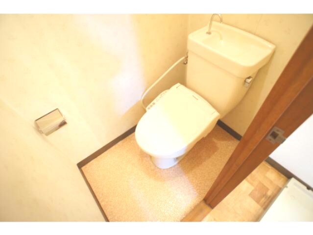 物件内観写真4　(駐車場)