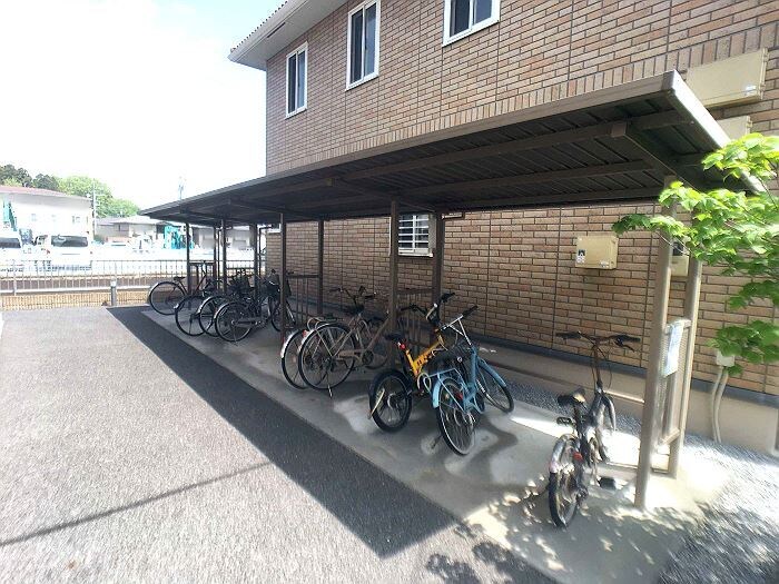 物件内観写真17　(駐輪場)