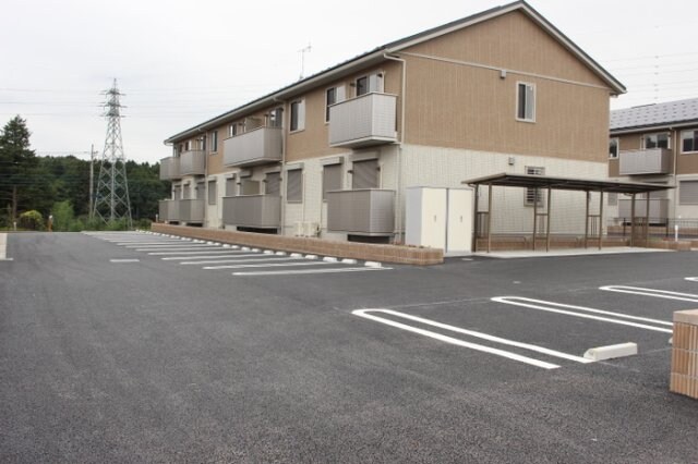 物件外観写真2　(駐車場)