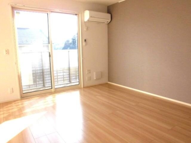 物件内観写真5　(リビング)