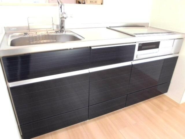 物件内観写真6　(システムキッチン(IHクッキングヒーター))