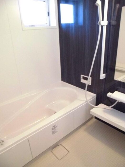 物件内観写真7　(浴室)