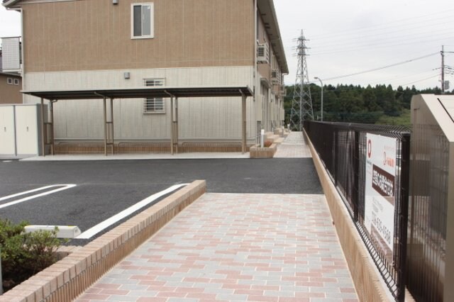 物件外観写真4　(エントランス)