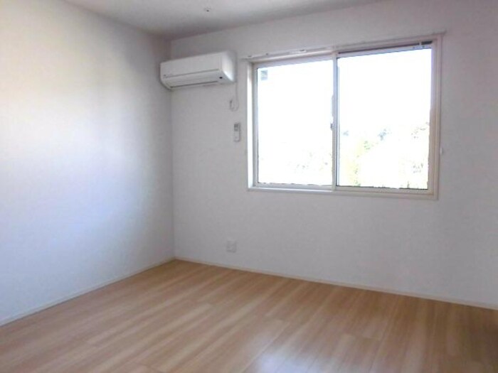 物件内観写真8　(北側洋室)