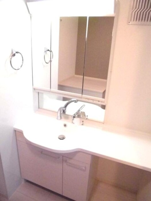 物件内観写真10　(洗髪洗面化粧台)