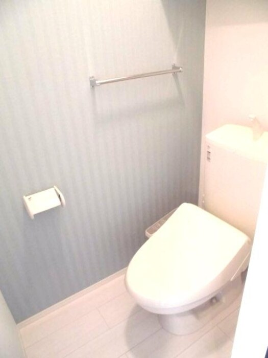 物件内観写真11　(温水洗浄便座)