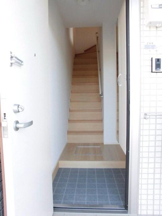 物件内観写真13　(玄関)