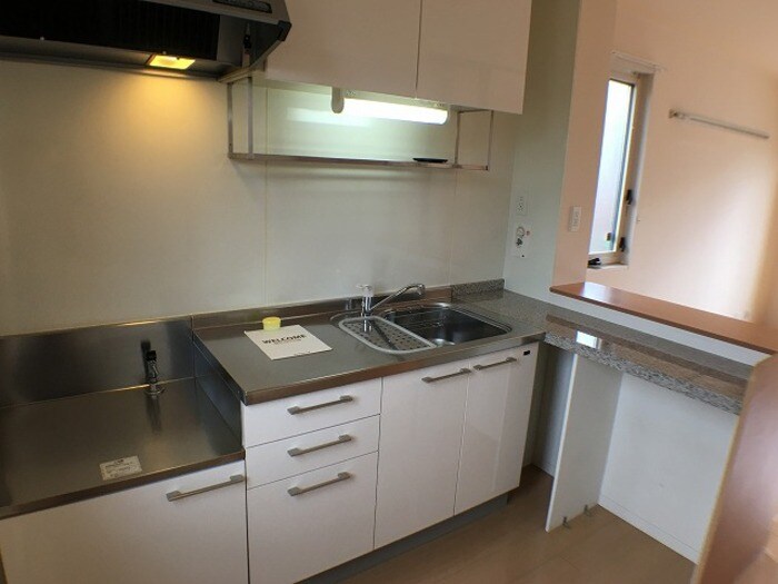 物件内観写真7　(カウンター収納付きキッチン)