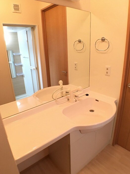 物件内観写真10　(カウンター洗面台)