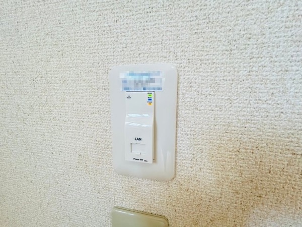 建物設備(光高速インターネット及びコンセント埋込型wifi)