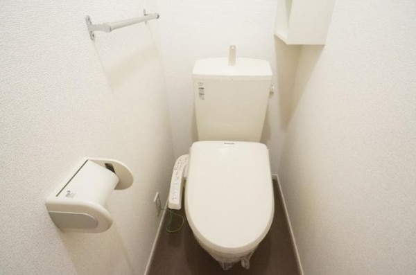 トイレ(コンパクトで使いやすいトイレです)