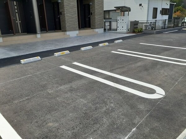 駐車場(駐車場です)