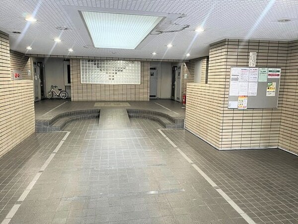 その他(エントランスロビー　※2025年2月撮影)