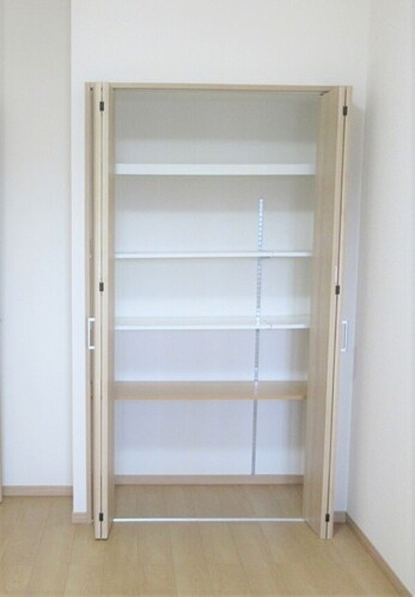 収納(クロゼット（洋室7.2畳）　※2025年3月撮影)