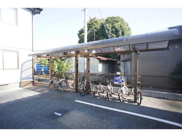 物件内観写真3　(駐輪場)