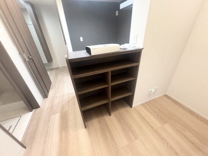 物件内観写真17　(キッチンカウンター収納)