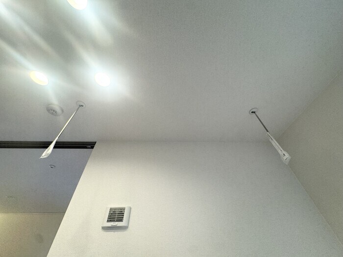 物件内観写真23　(室内物干し)