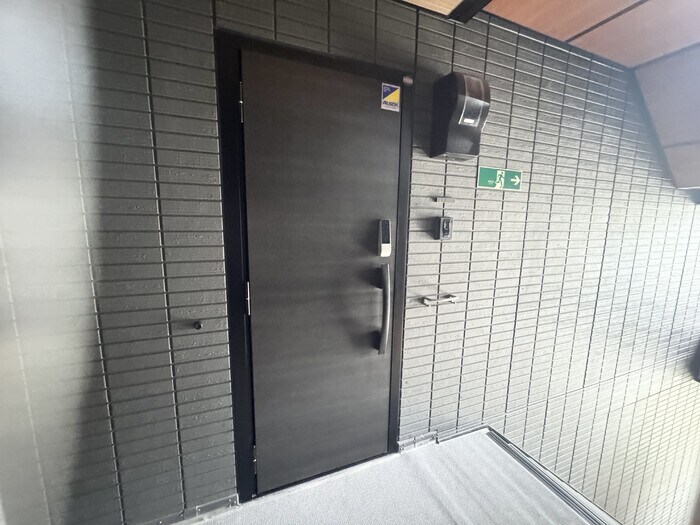 物件外観写真2　(エントランス)