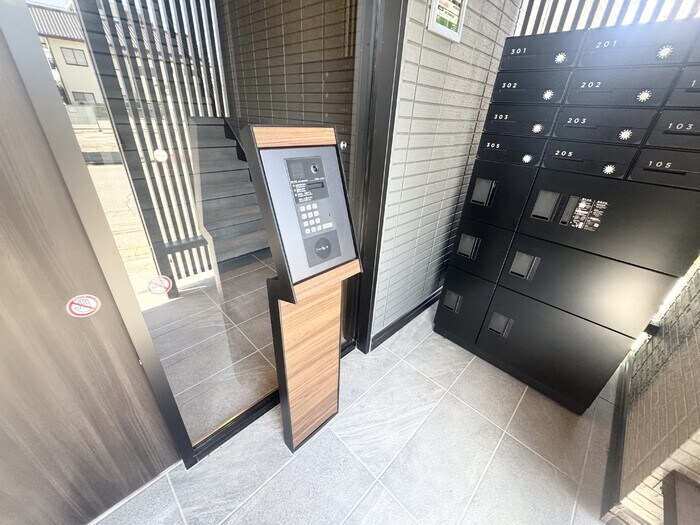 物件外観写真4　(オートロック)