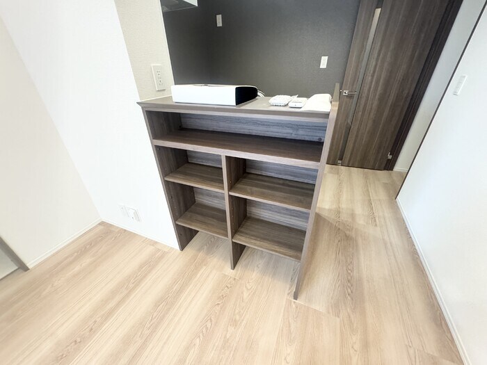 物件内観写真15　(キッチンカウンター収納)