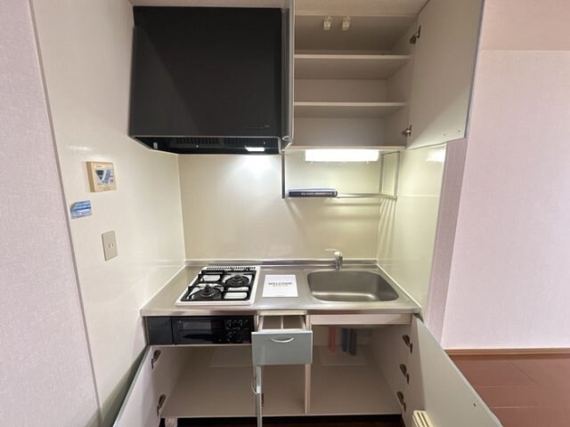 物件内観写真7　(キッチン（収納）)