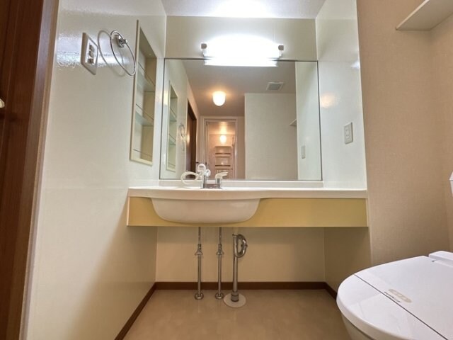 物件内観写真13　(洗面所)