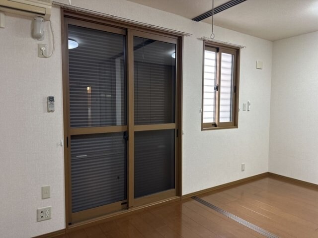 物件内観写真25　(シャッター雨戸)