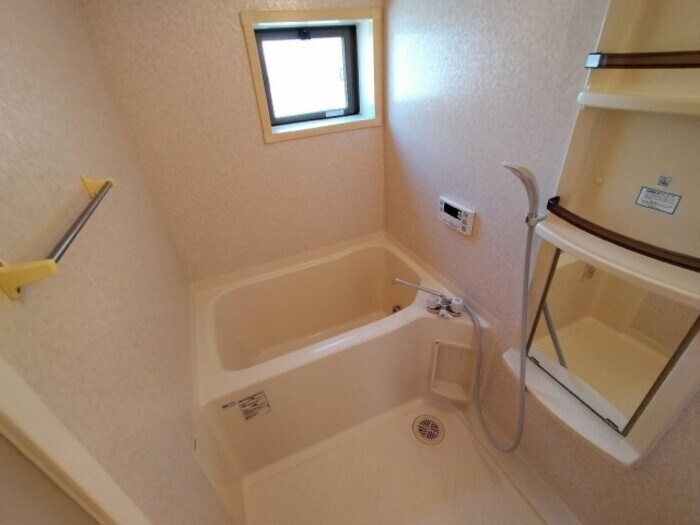 物件内観写真8　(浴室)