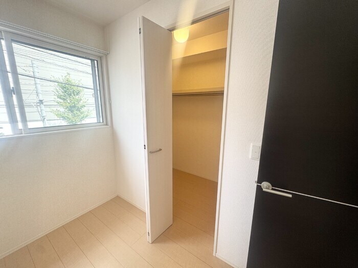 物件内観写真17　(ウォークインクローゼット)