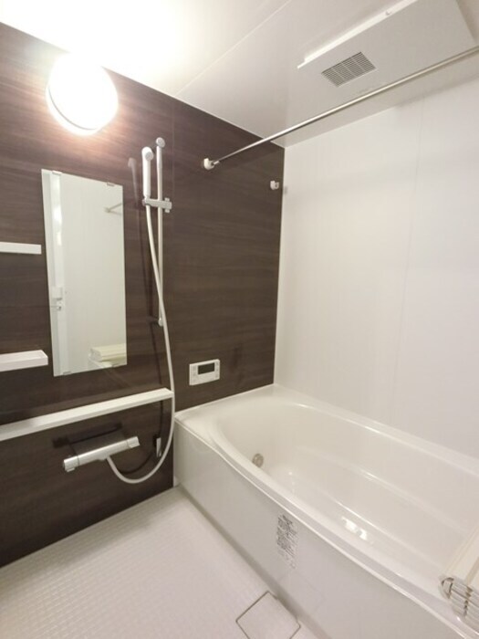物件内観写真8　(浴室 浴室換気乾燥機、追い炊き機能付き)