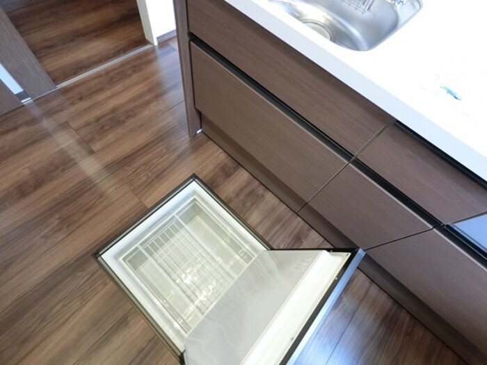 物件内観写真20　(キッチン 床下収納)