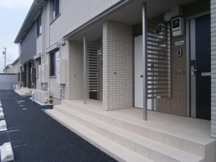 物件外観写真3　(エントランス)