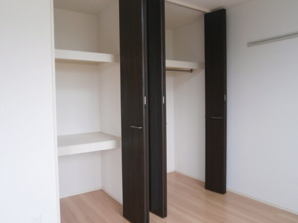 洋室(南洋室・収納)